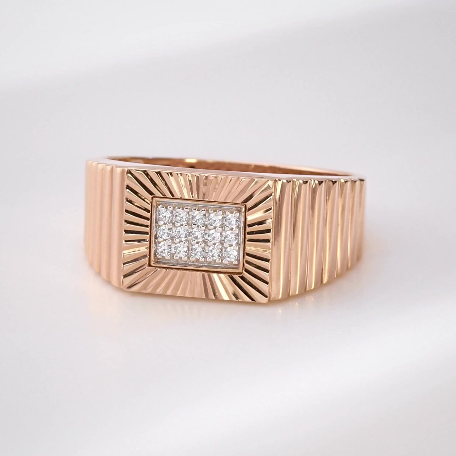 Золотя печатка с бриллиантами