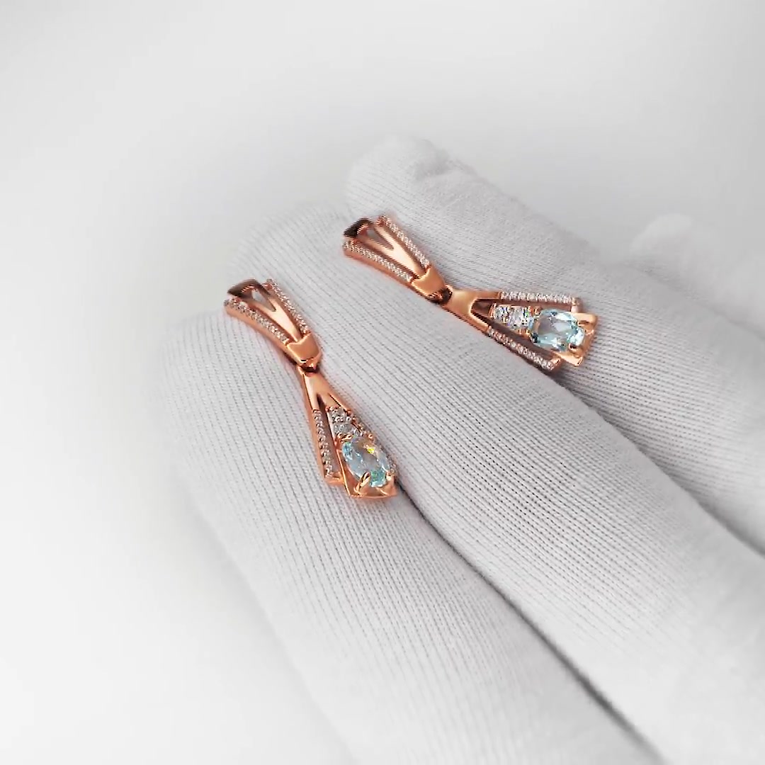 Золотые серьги с топазами Sky и фианитами