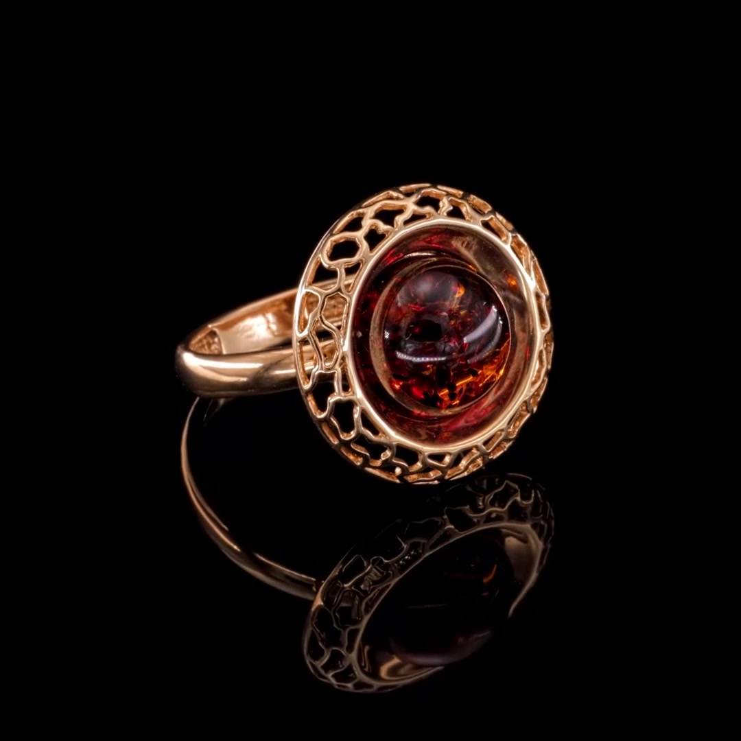 Золотое кольцо с янтарем