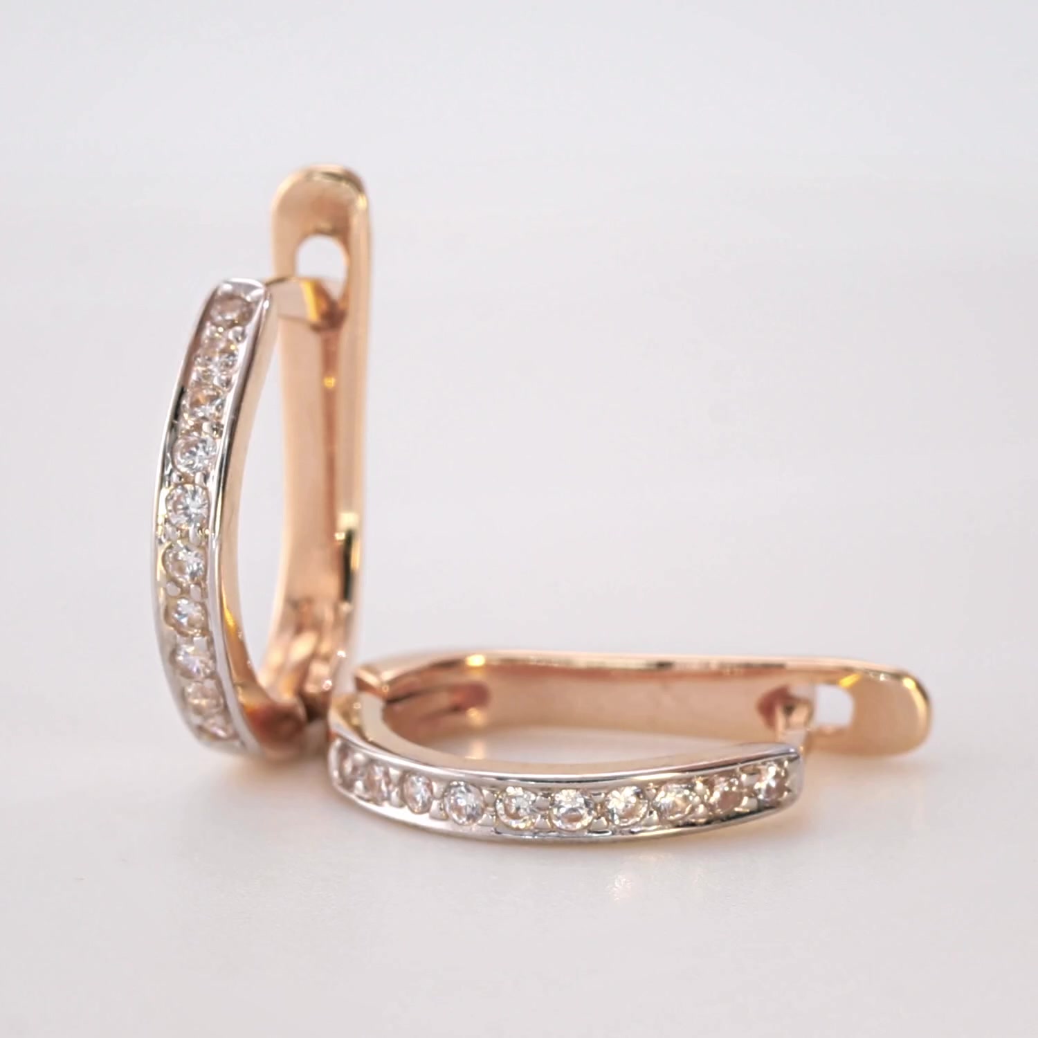 Золотые серьги с фианитами