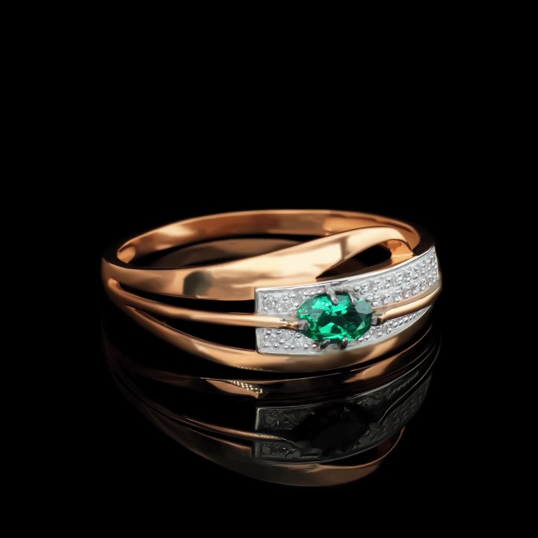 Золотое кольцо с изумрудом выращенным и бриллиантами