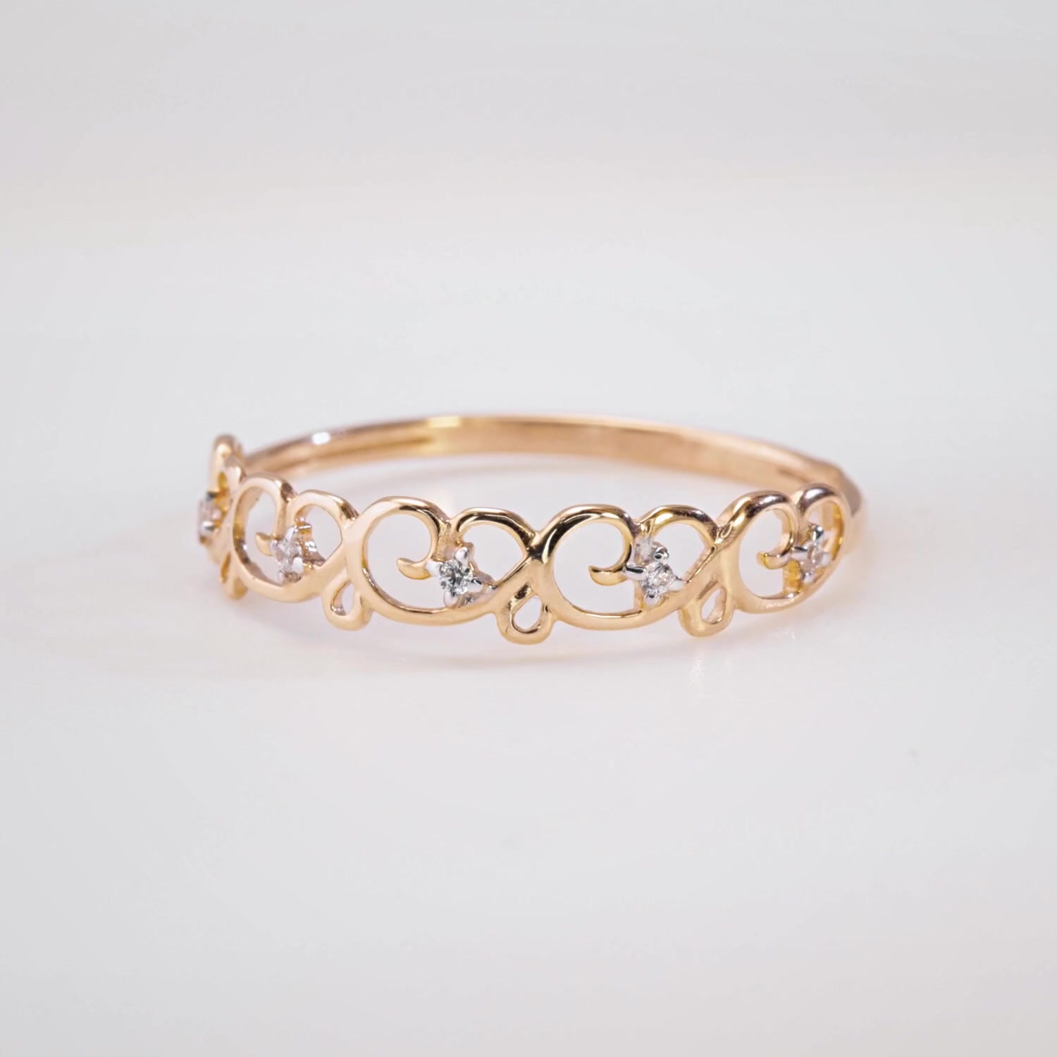 Золотое кольцо с фианитами