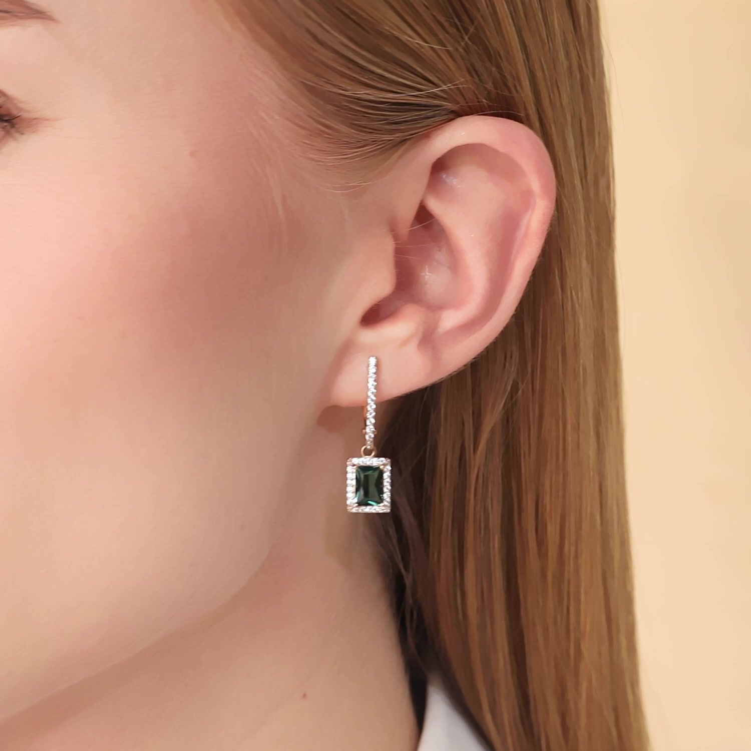 Золотые серьги с имитацией кварца и фианитами