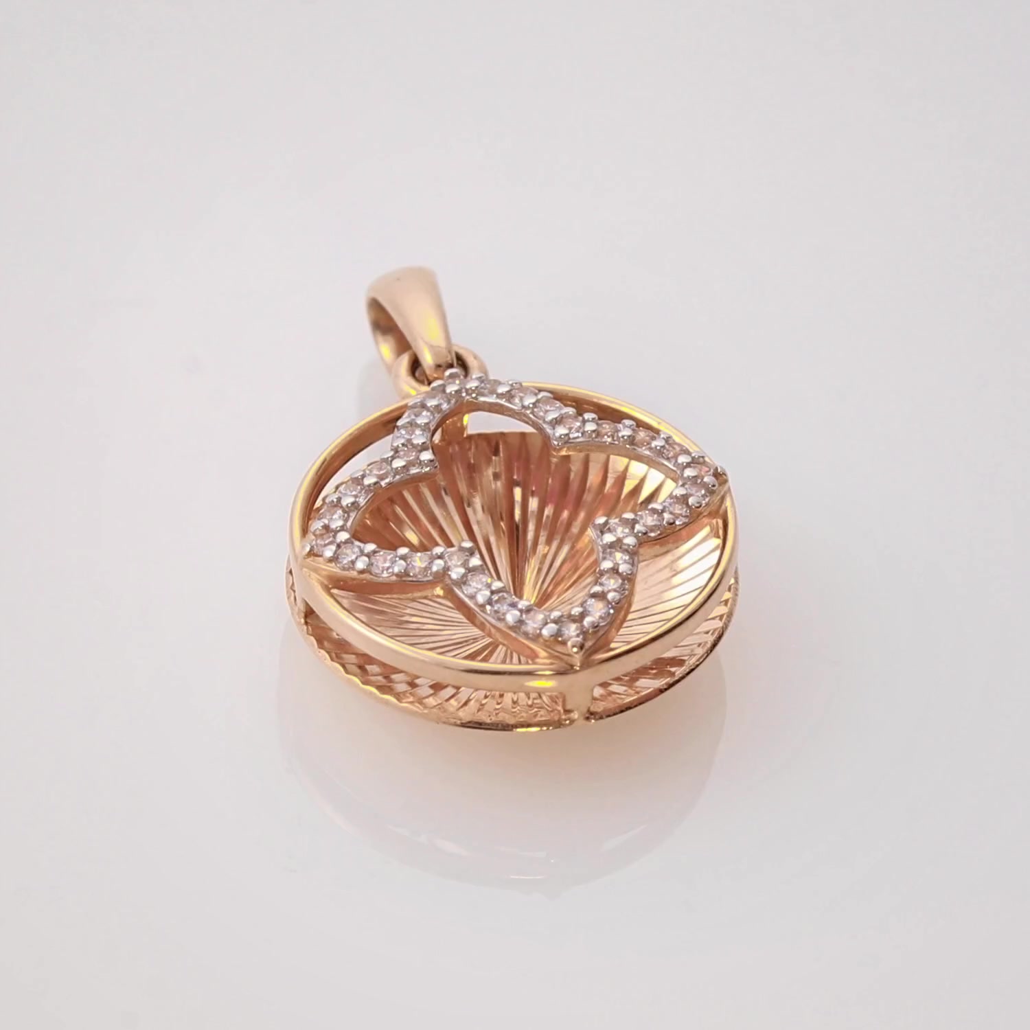 Золотая подвеска с фианитами