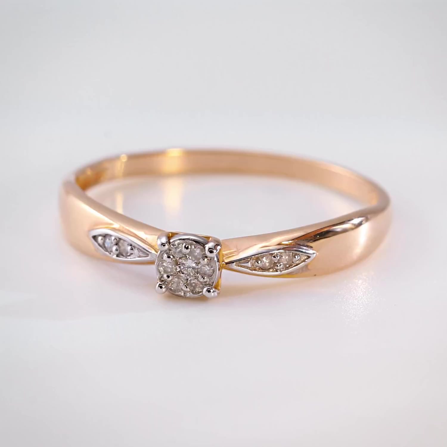 Золотое кольцо с бриллиантами