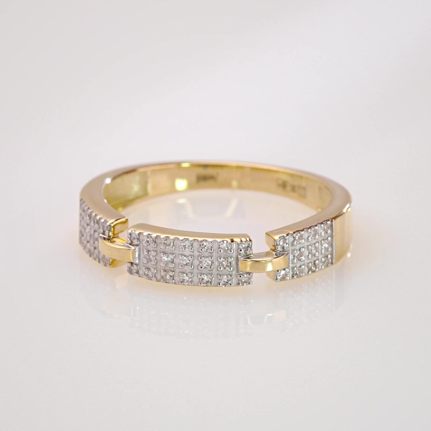 Золотое кольцо с бриллиантами