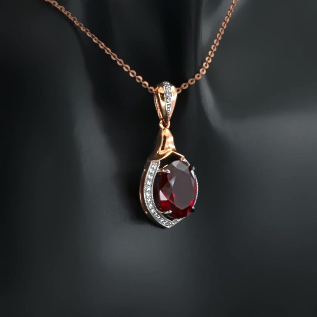 Золотая подвеска с ситаллом и фианитами