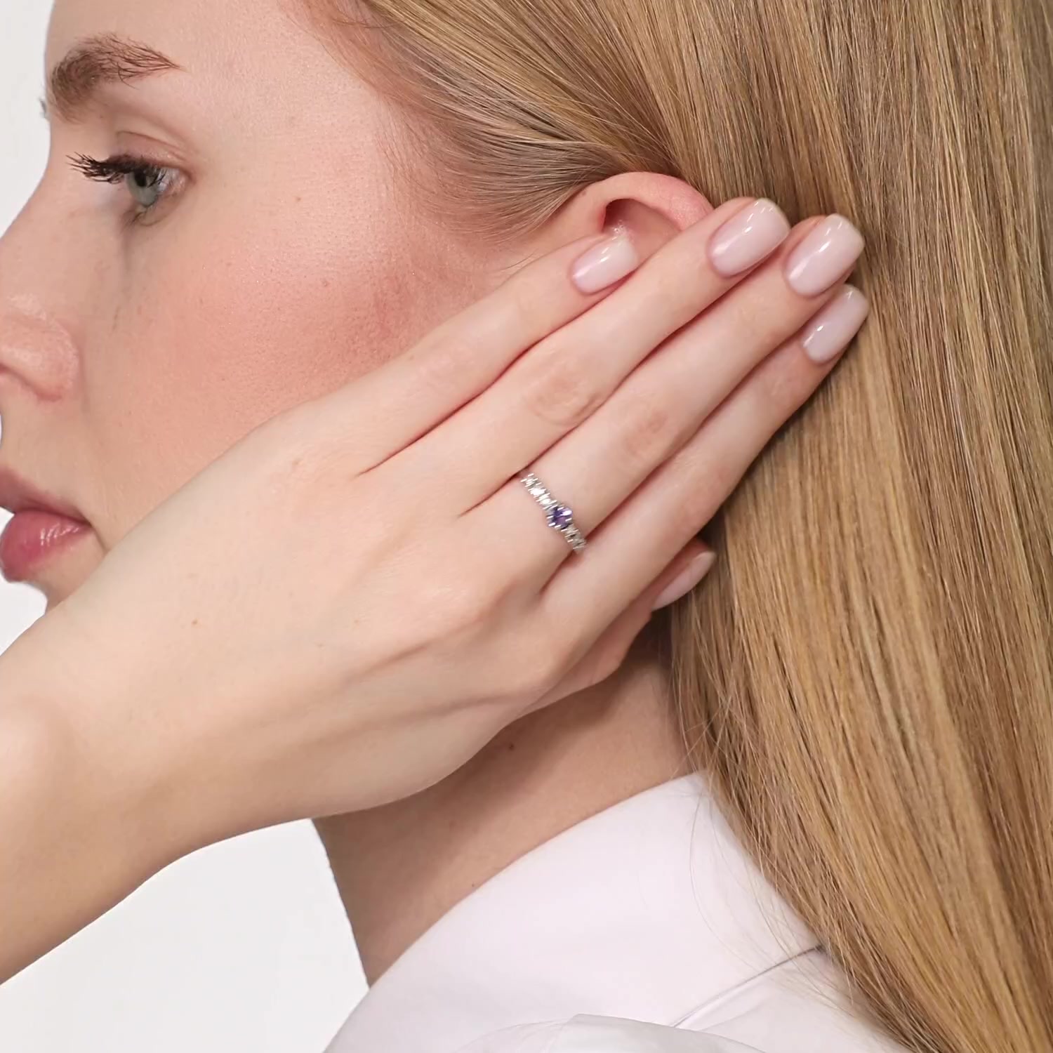 Серебряное кольцо с танзанитом и сапфирами