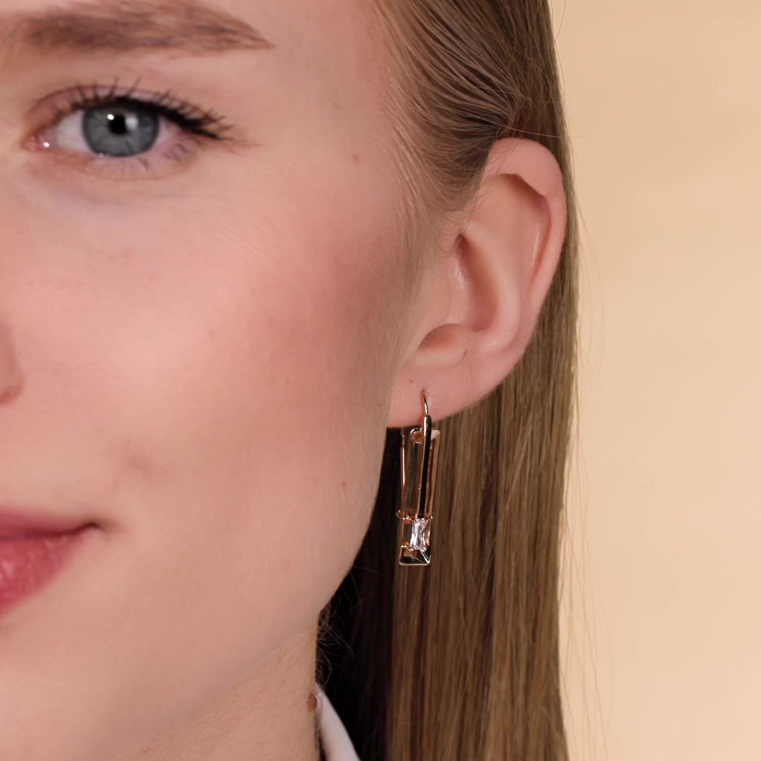 Золотые серьги с фианитами