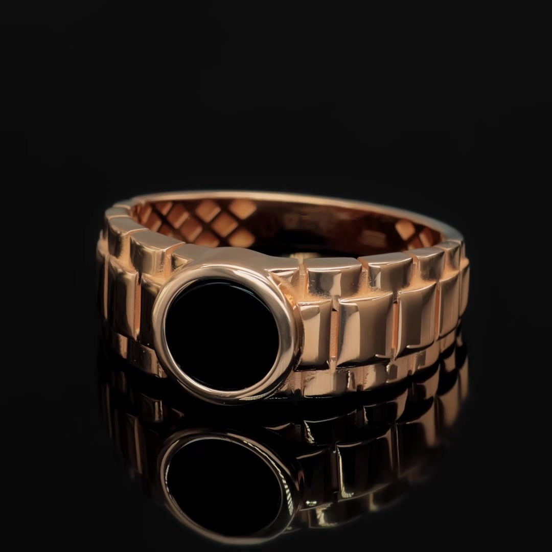 Золотая печатка с ониксом