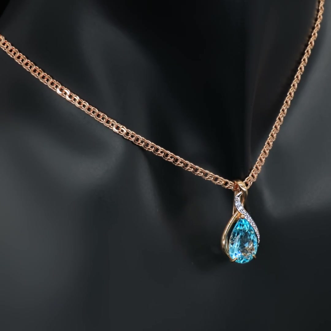 Золотая подвеска с топазом Sky и фианитами