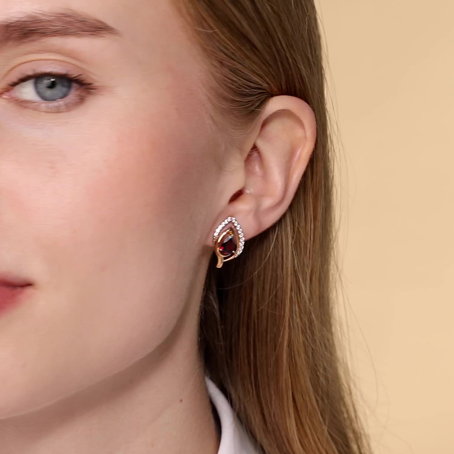 Золотые серьги с гранатом и фианитами