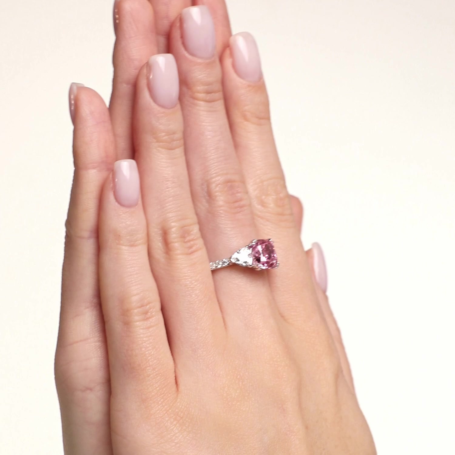 Серебряное кольцо с фианитами