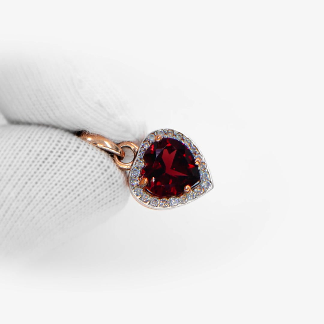 Золотая подвеска с гранатом и фианитами