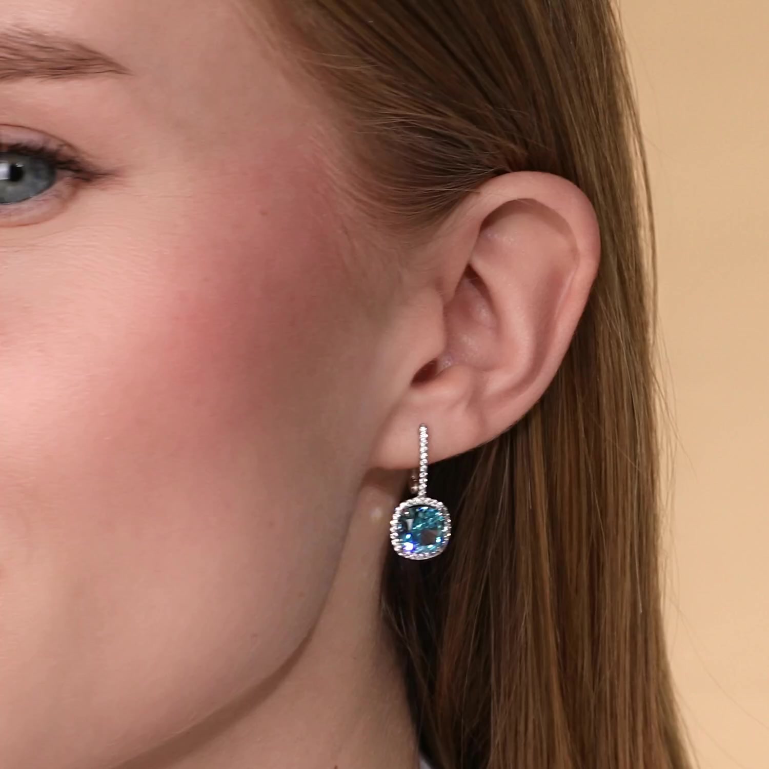 Серебряные серьги с фианитами