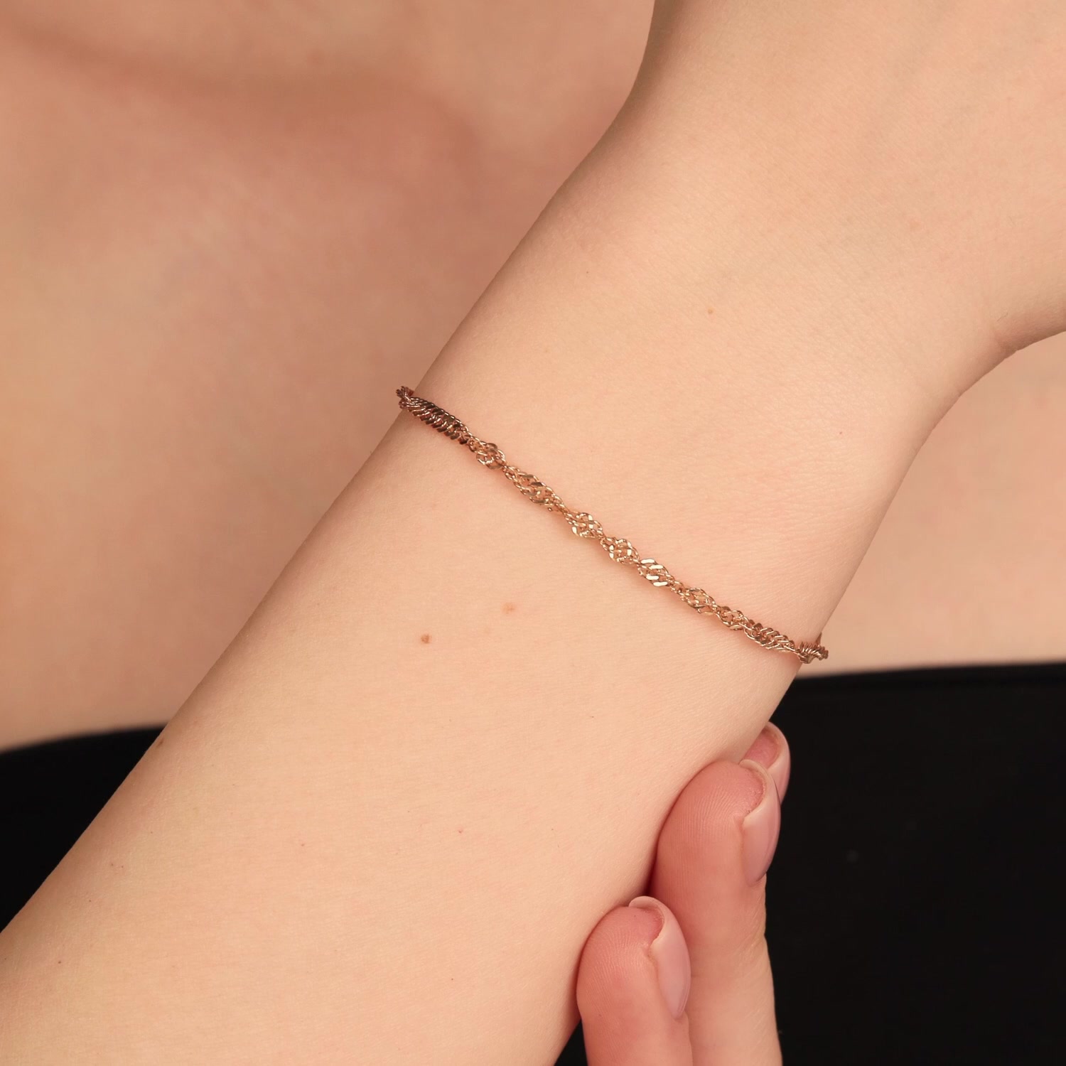 Золотой браслет облегченный