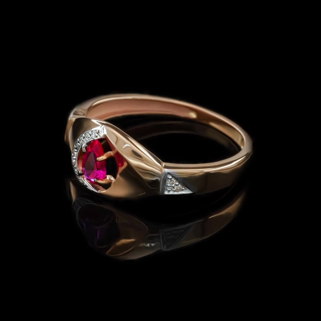 Золотое кольцо с рубином выращенным и бриллиантами
