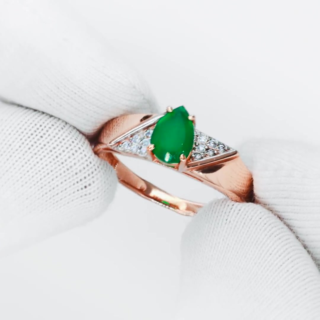 Золотое кольцо с агатом и фианитами