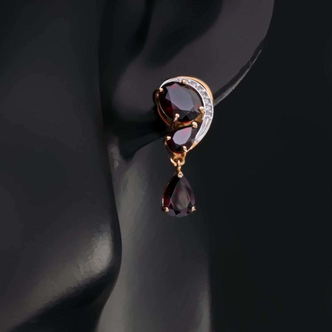 Золотые серьги с гранатом и фианитами