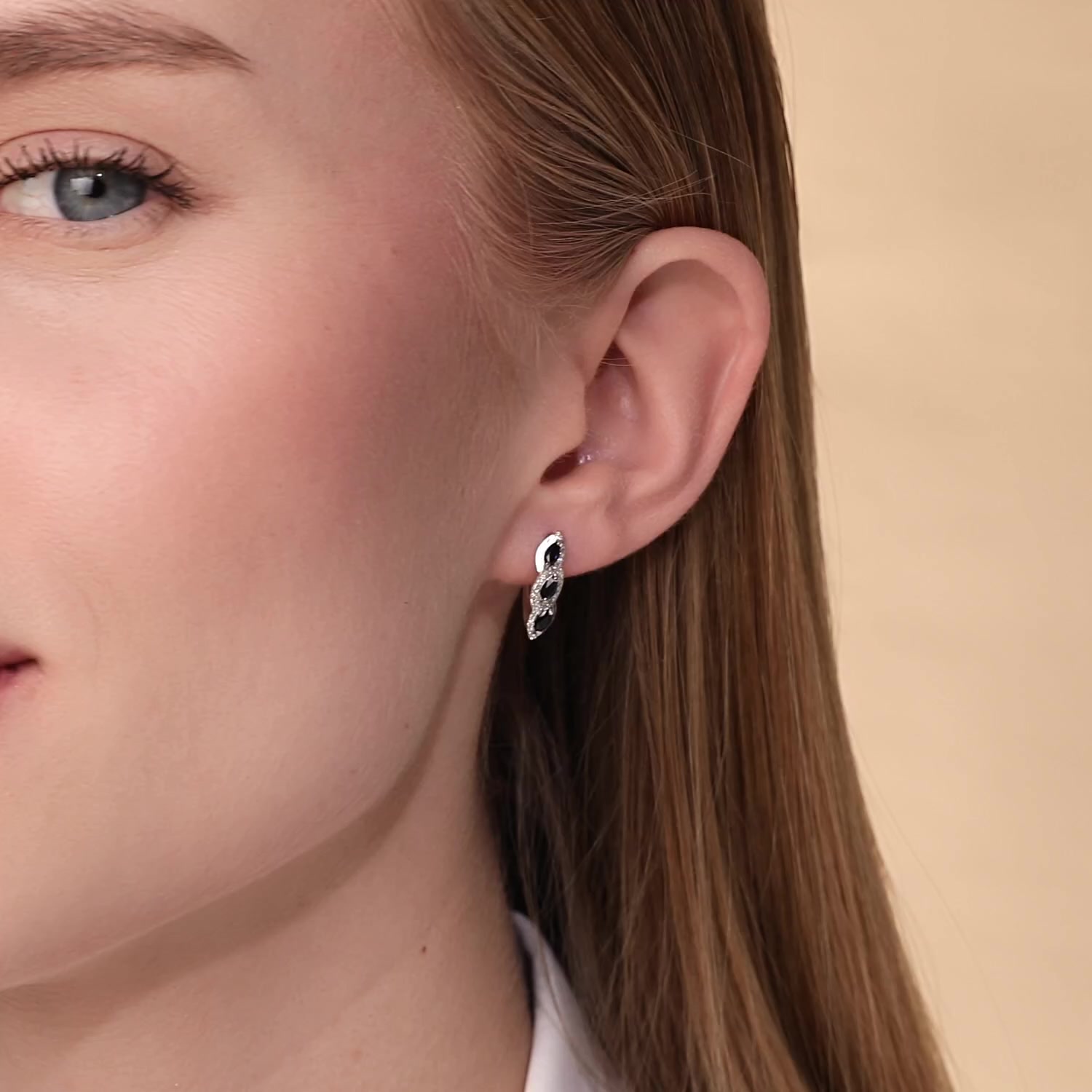 Золотые серьги с сапфирами и бриллиантами