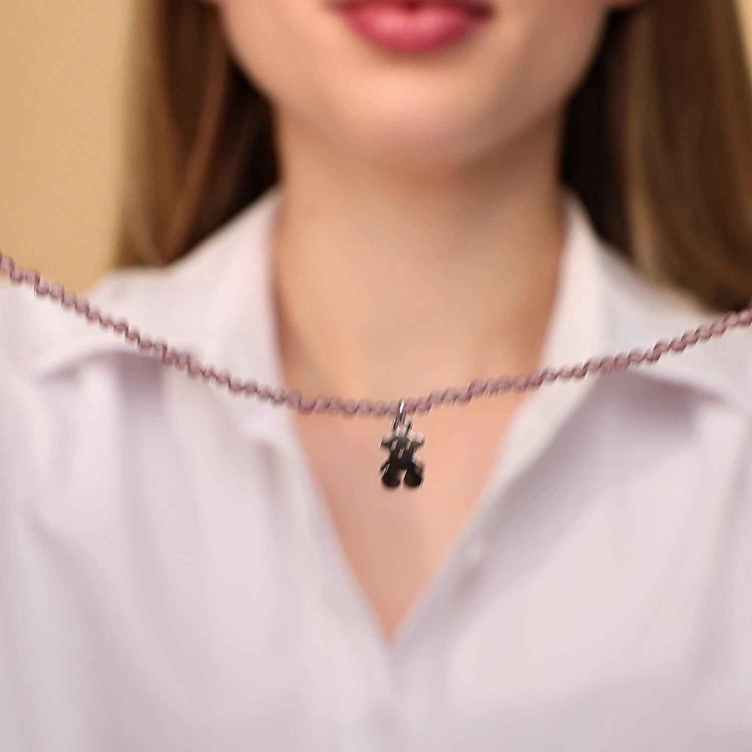 Серебряное колье с имитацией шпинели
