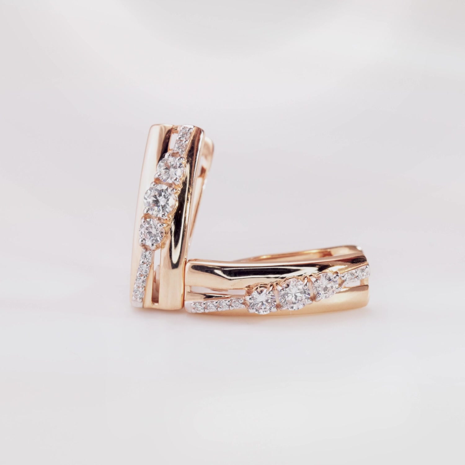 Золотые серьги с фианитами