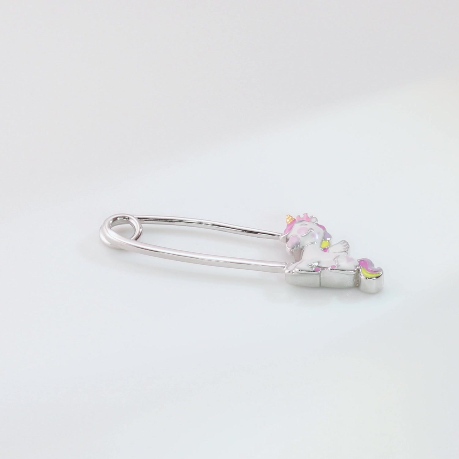 Серебряная брошь с эмалью