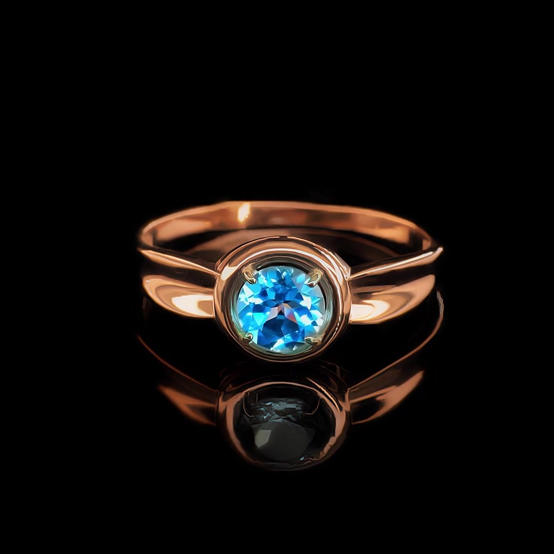 Золотое кольцо с топазом Swiss