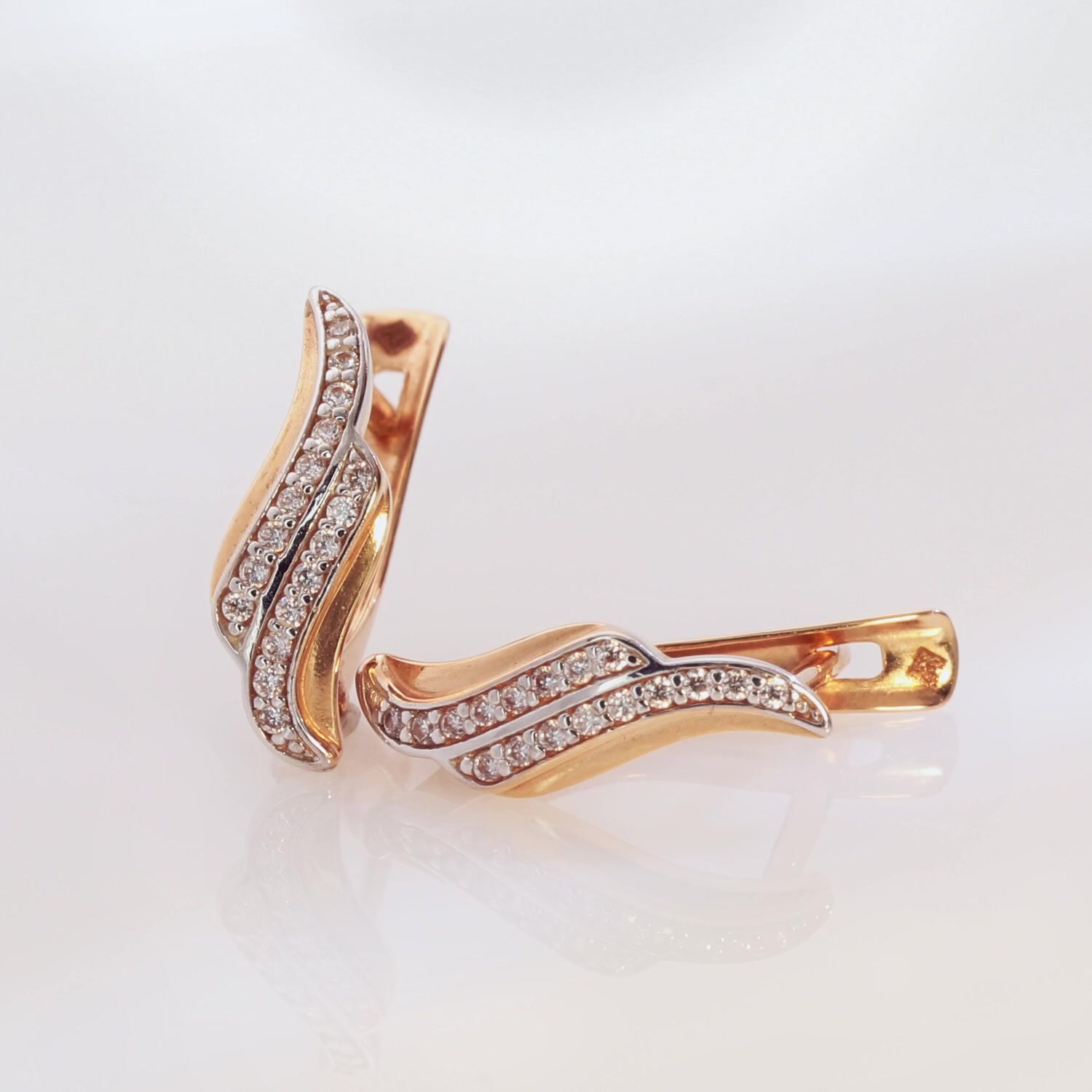 Золотые серьги с фианитами