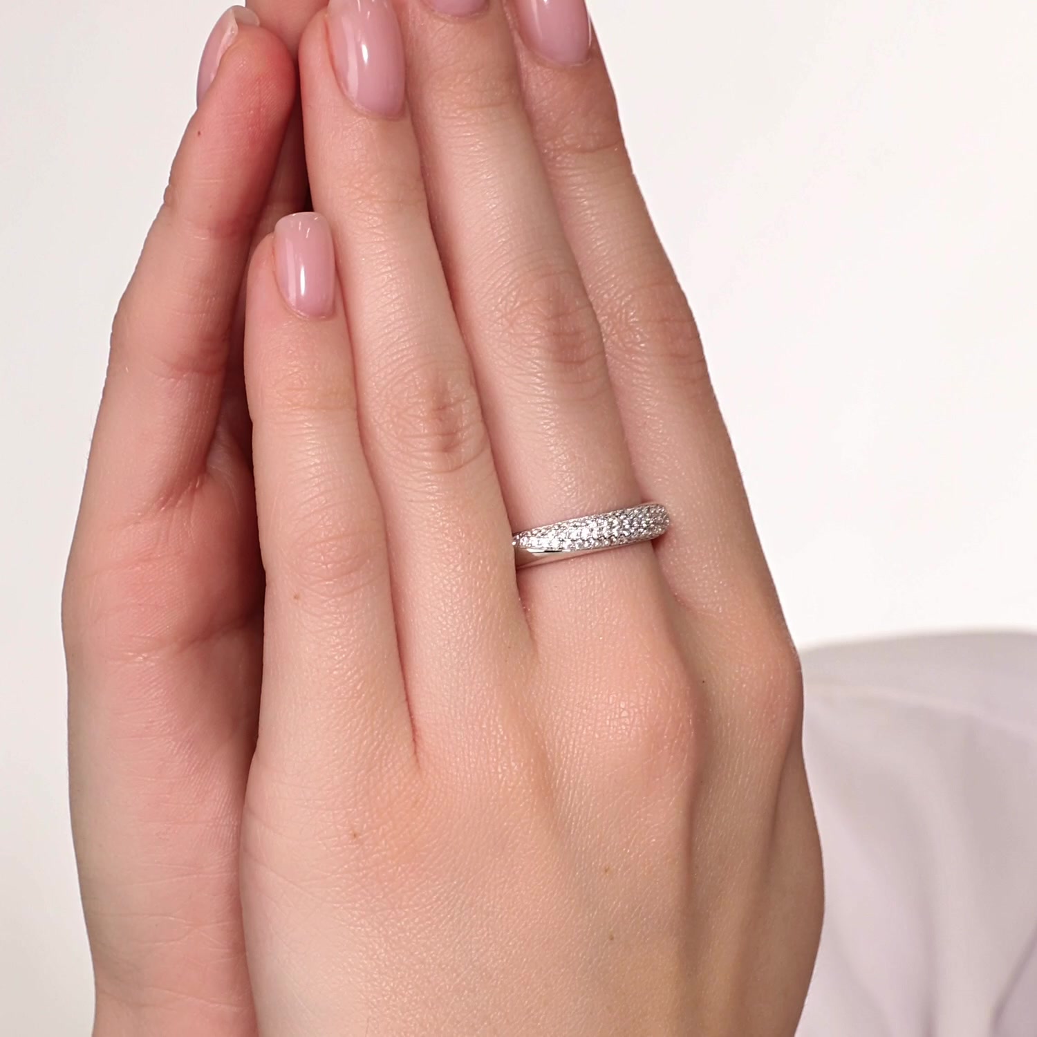 Серебряное кольцо с фианитами