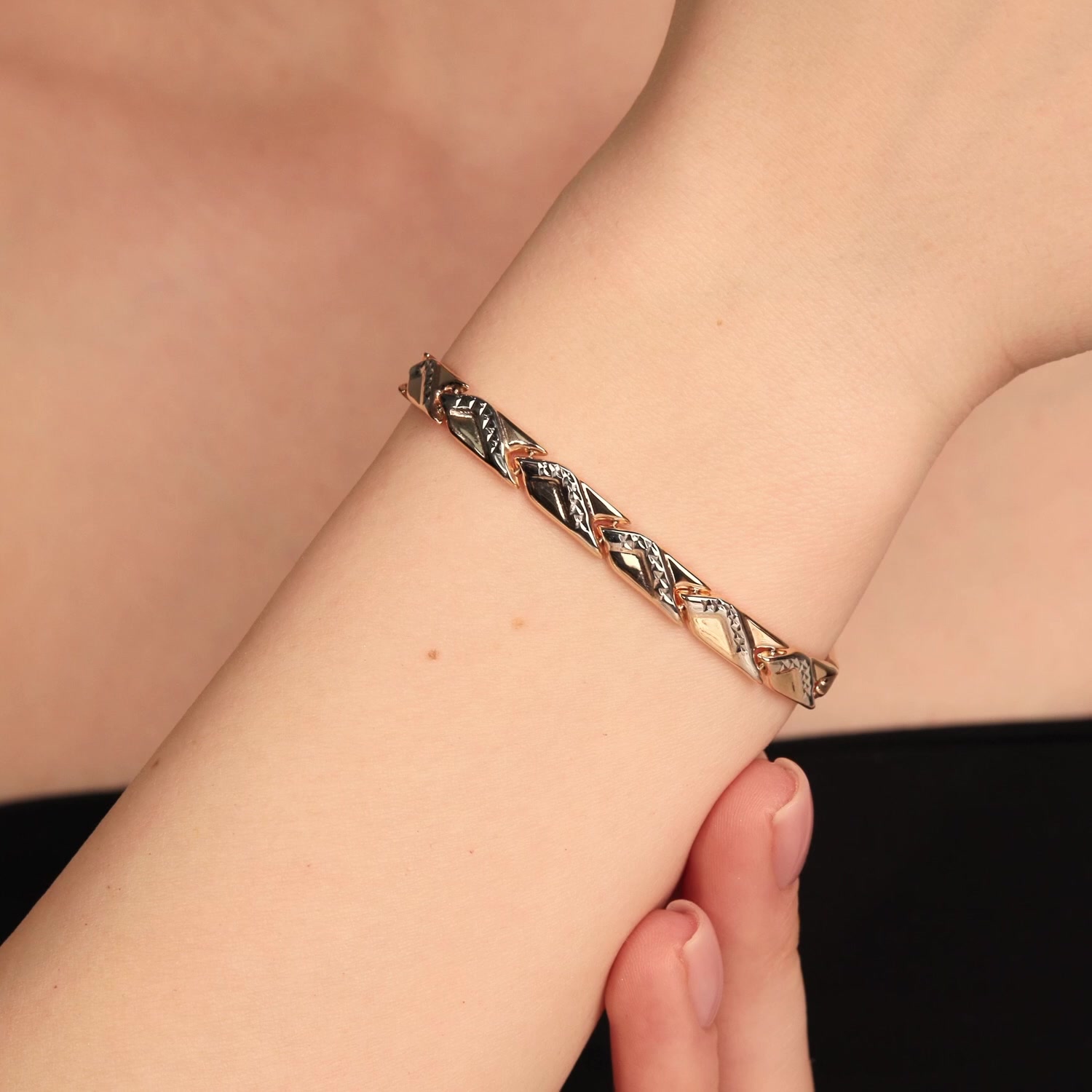 Золотой браслет