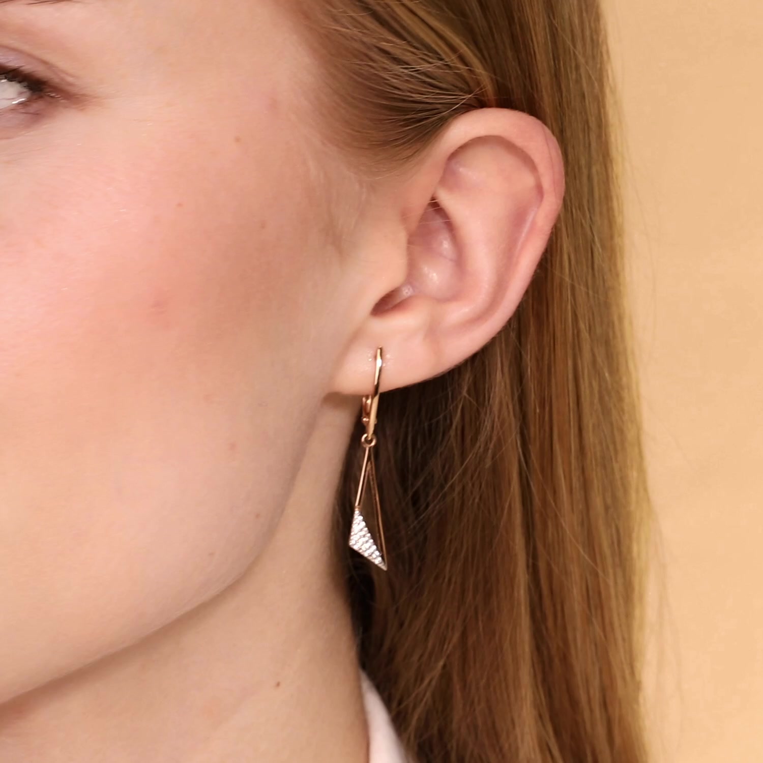 Золотые серьги с фианитами