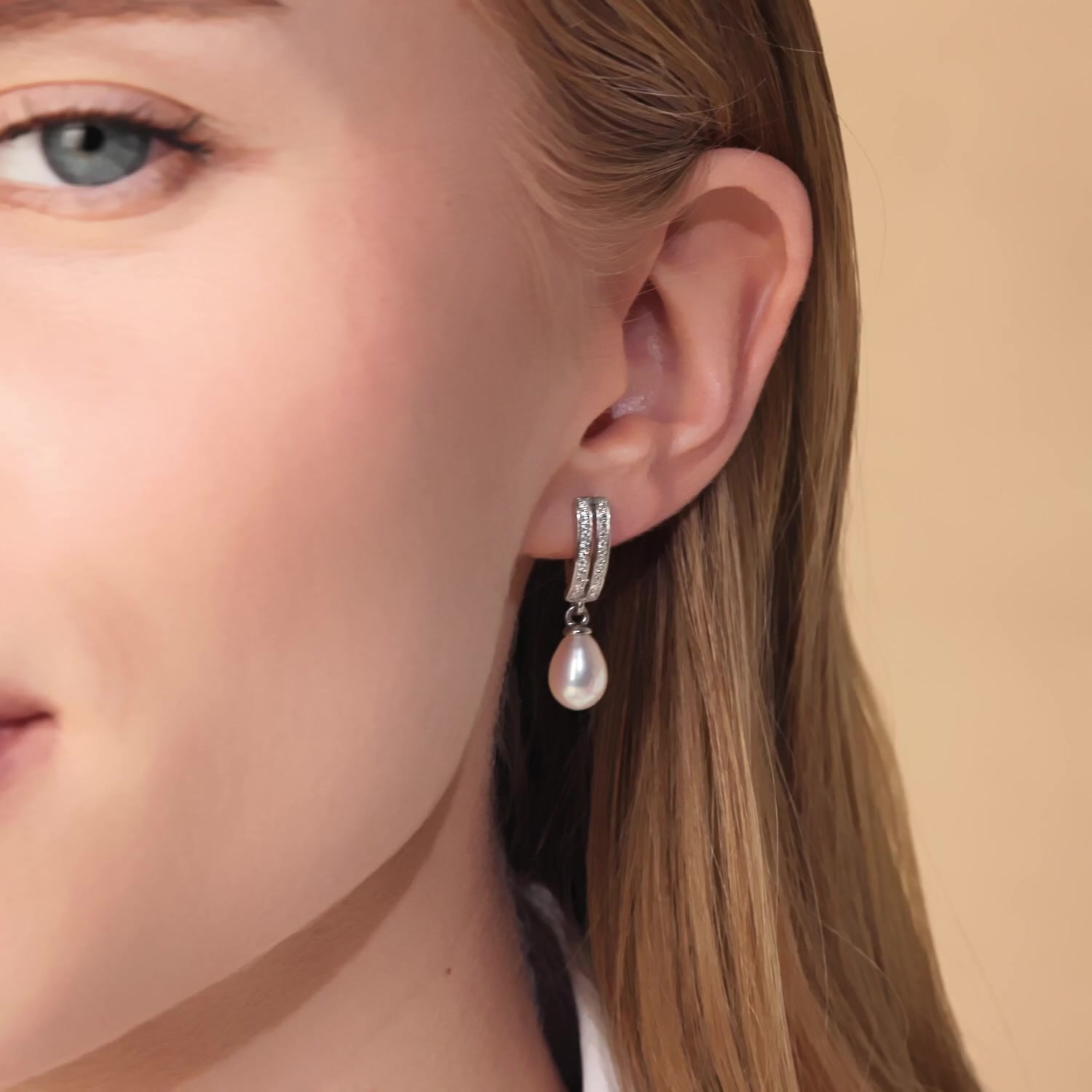 Серебряные серьги с жемчугом и фианитами