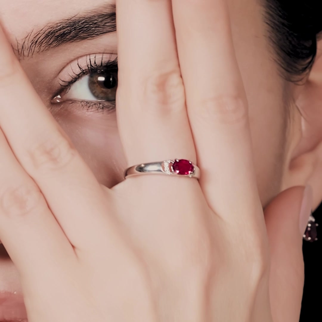 Серебряное кольцо с рубином и сапфирами