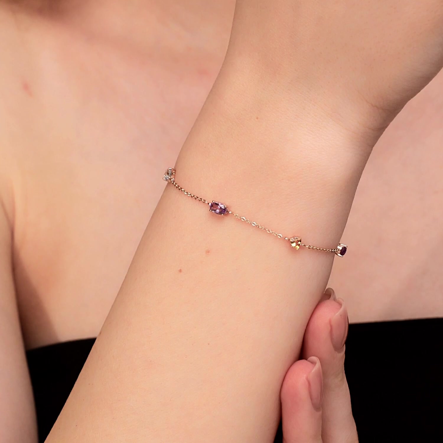 Золотой браслет с топазом London, топазом Sky, аметистами, цитрином, гранатом и агатом