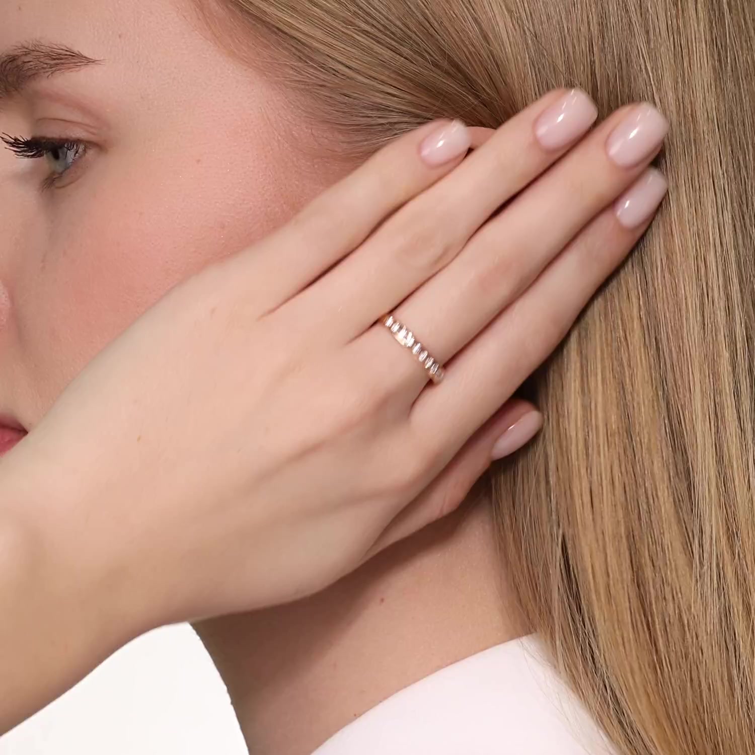 Золотое кольцо с фианитами