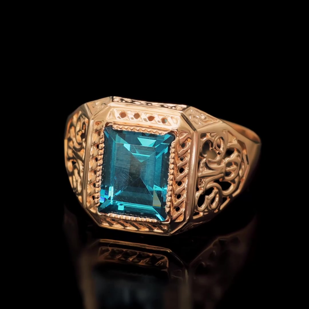 Золотая печатка с ситаллом