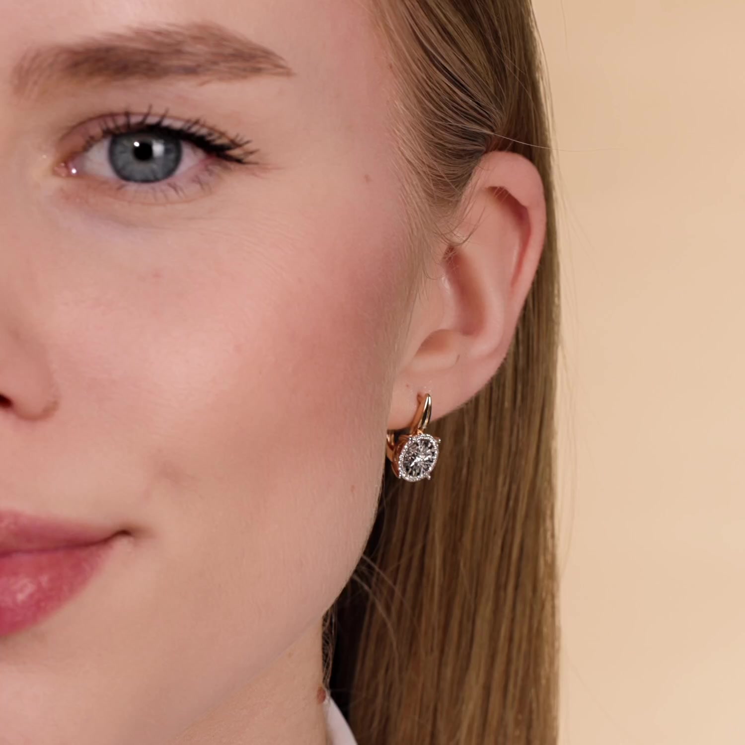 Золотые серьги с бриллиантами