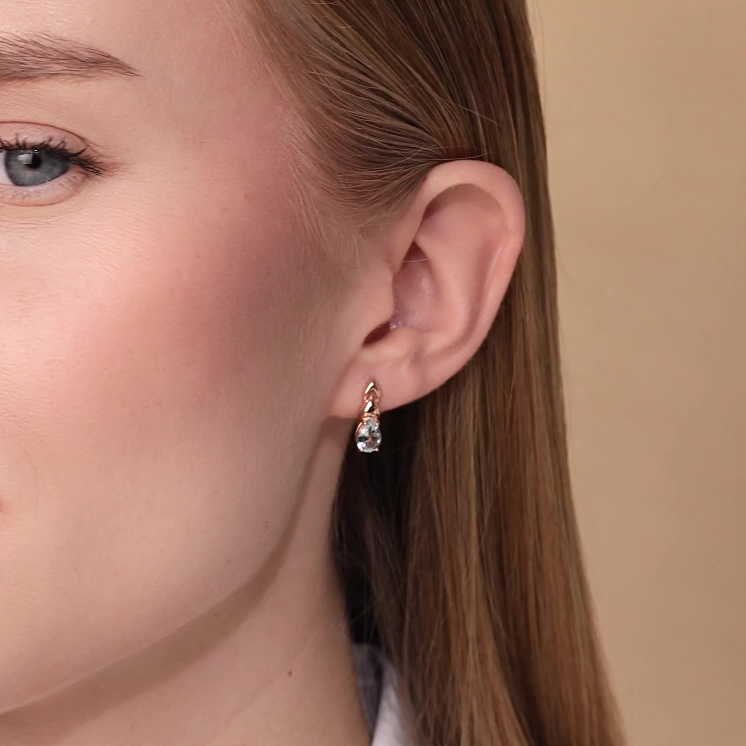 Золотые серьги с топазами Sky