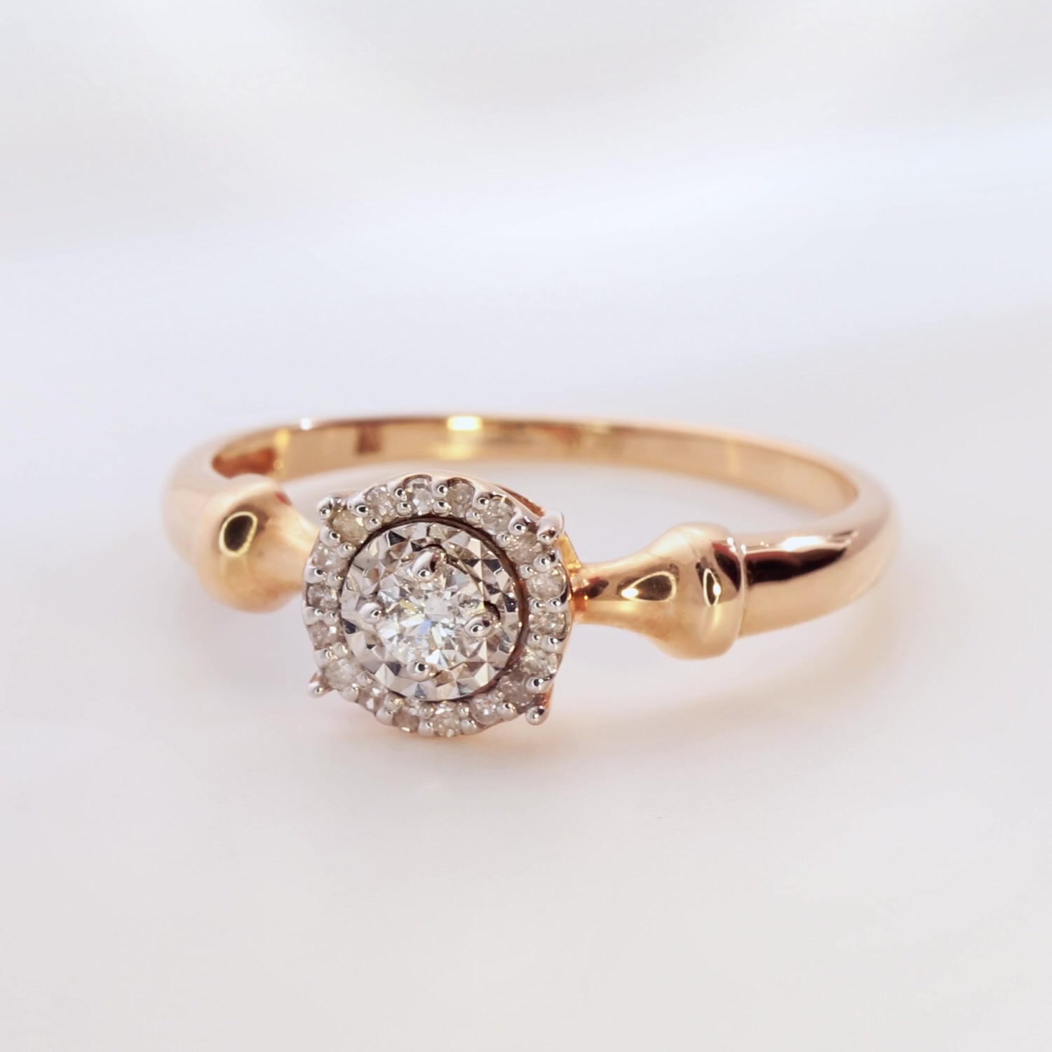 Золотое кольцо с бриллиантами