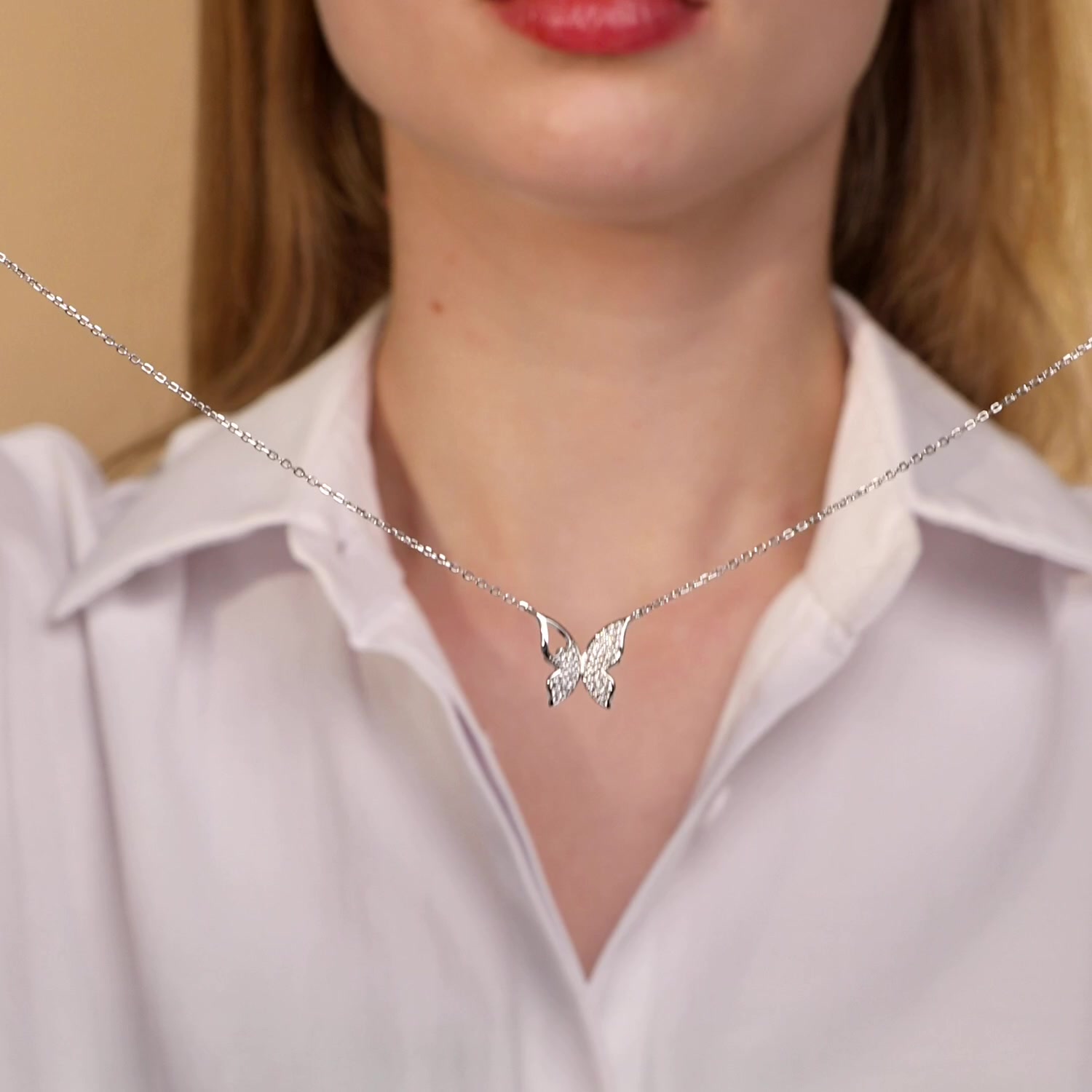 Серебряное колье с фианитами