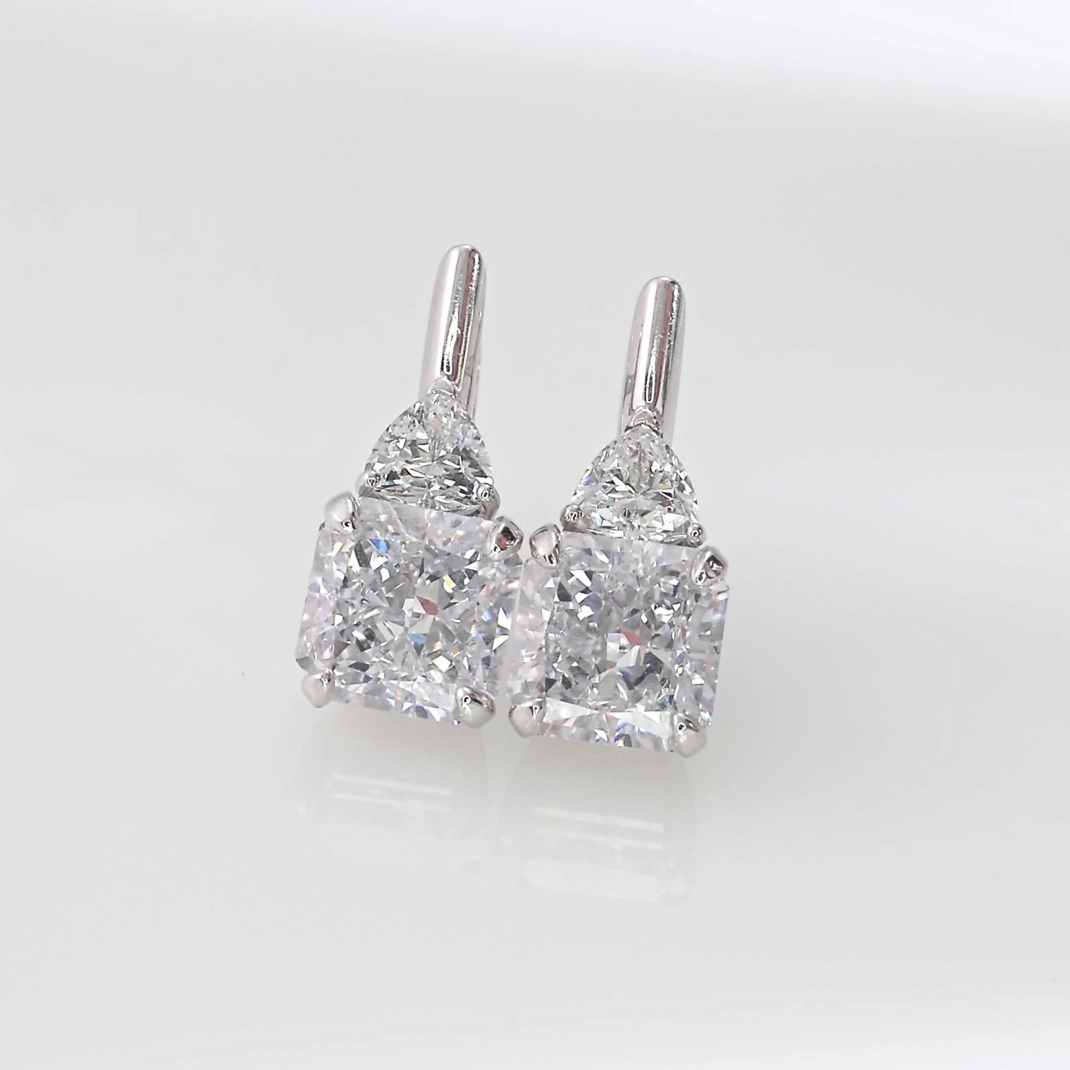 Серебряные серьги с фианитами