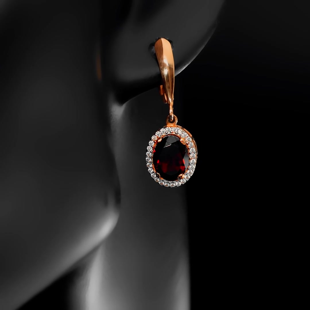 Золотые серьги с гранатом и фианитами