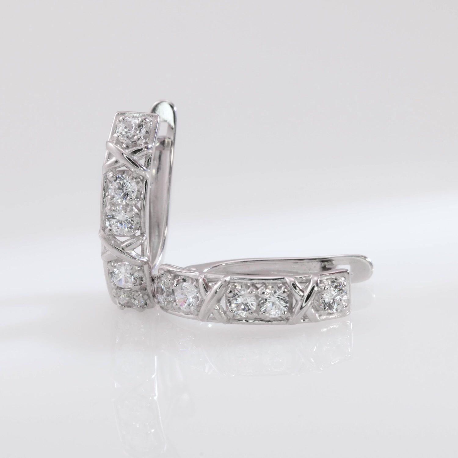 Серебряные серьги с фианитами