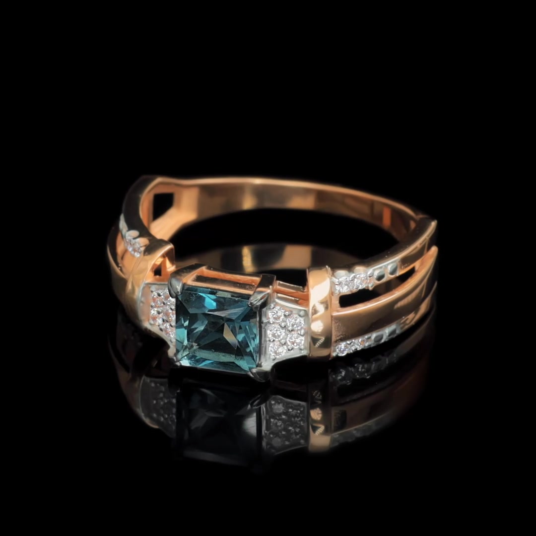 Золотое кольцо с топазом London и фианитами