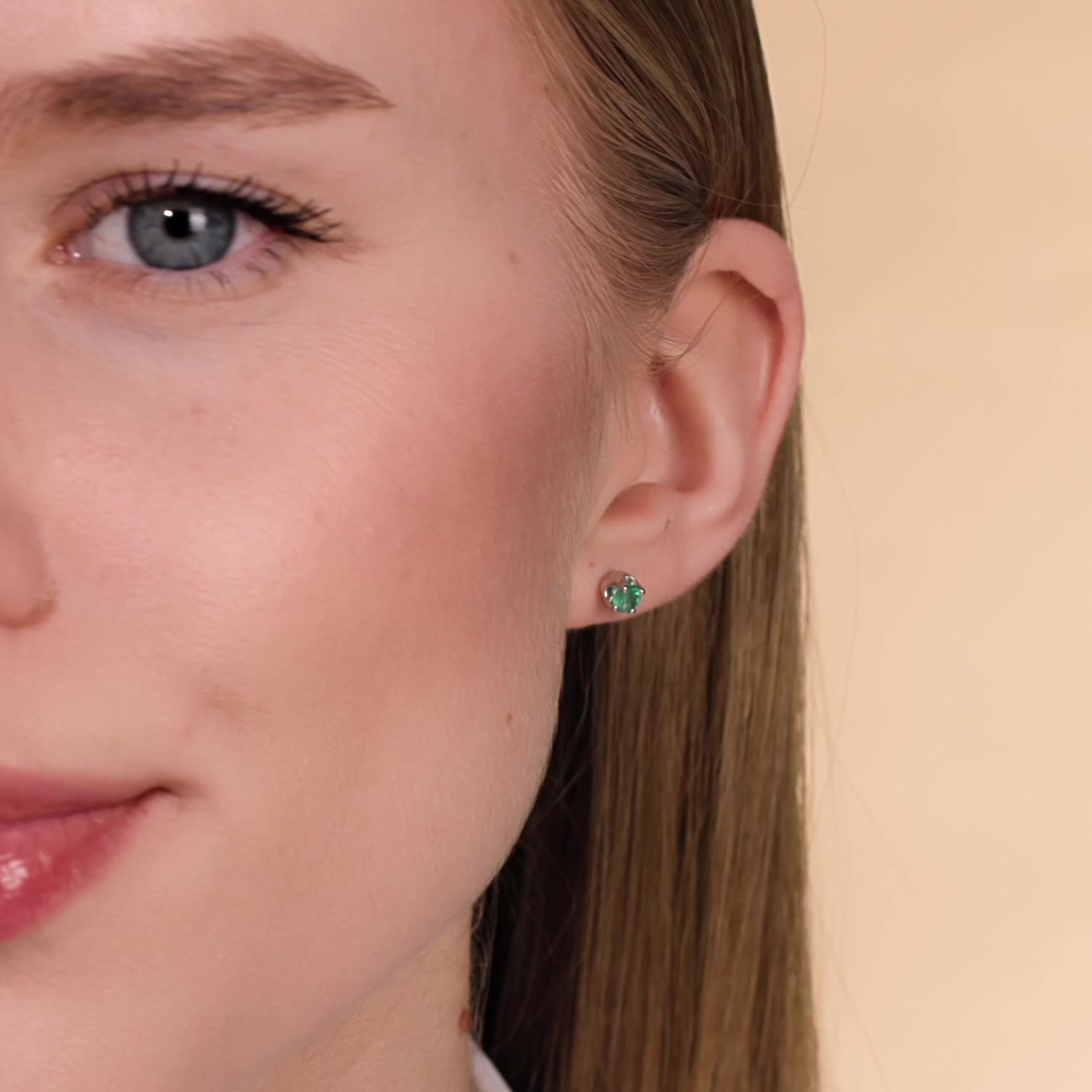 Серебряные серьги с изумрудами