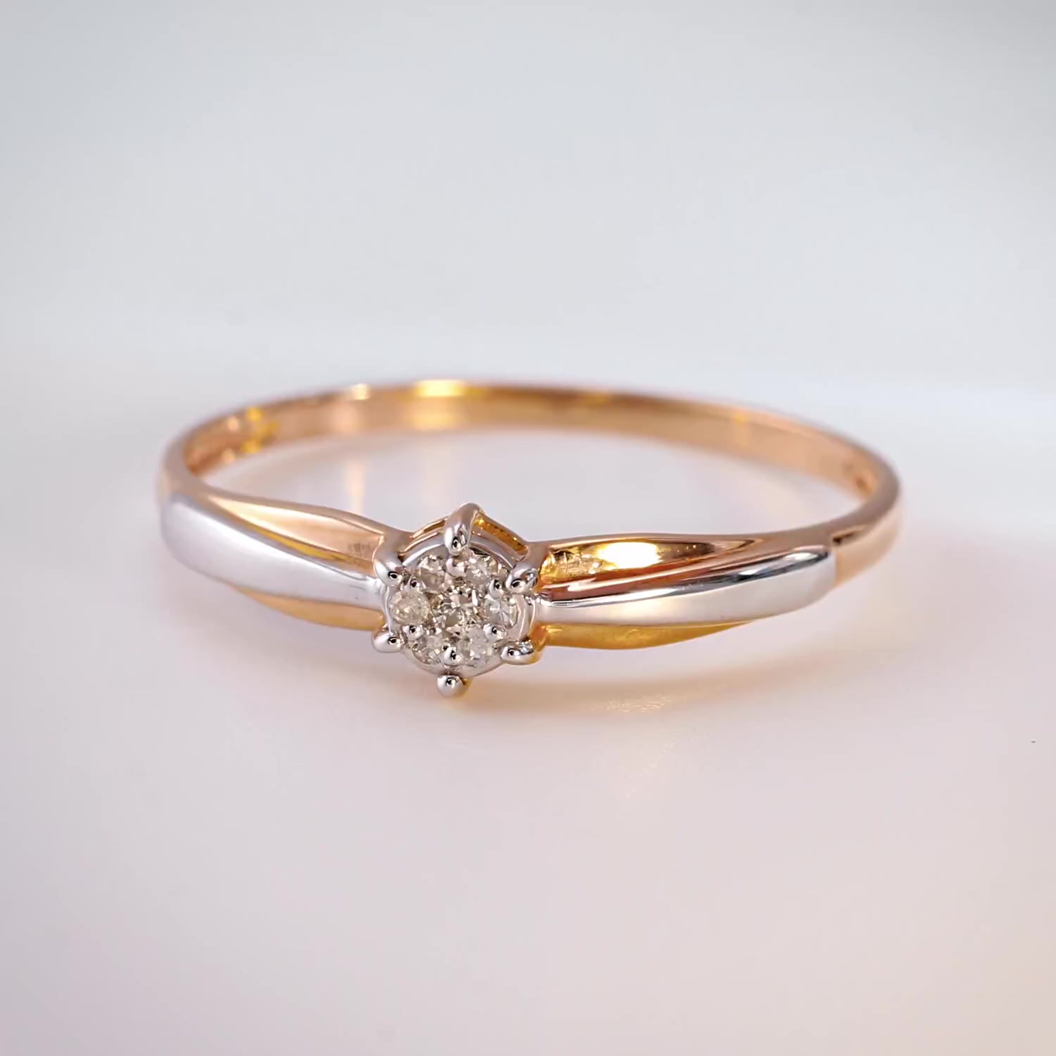 Золотое кольцо с бриллиантами