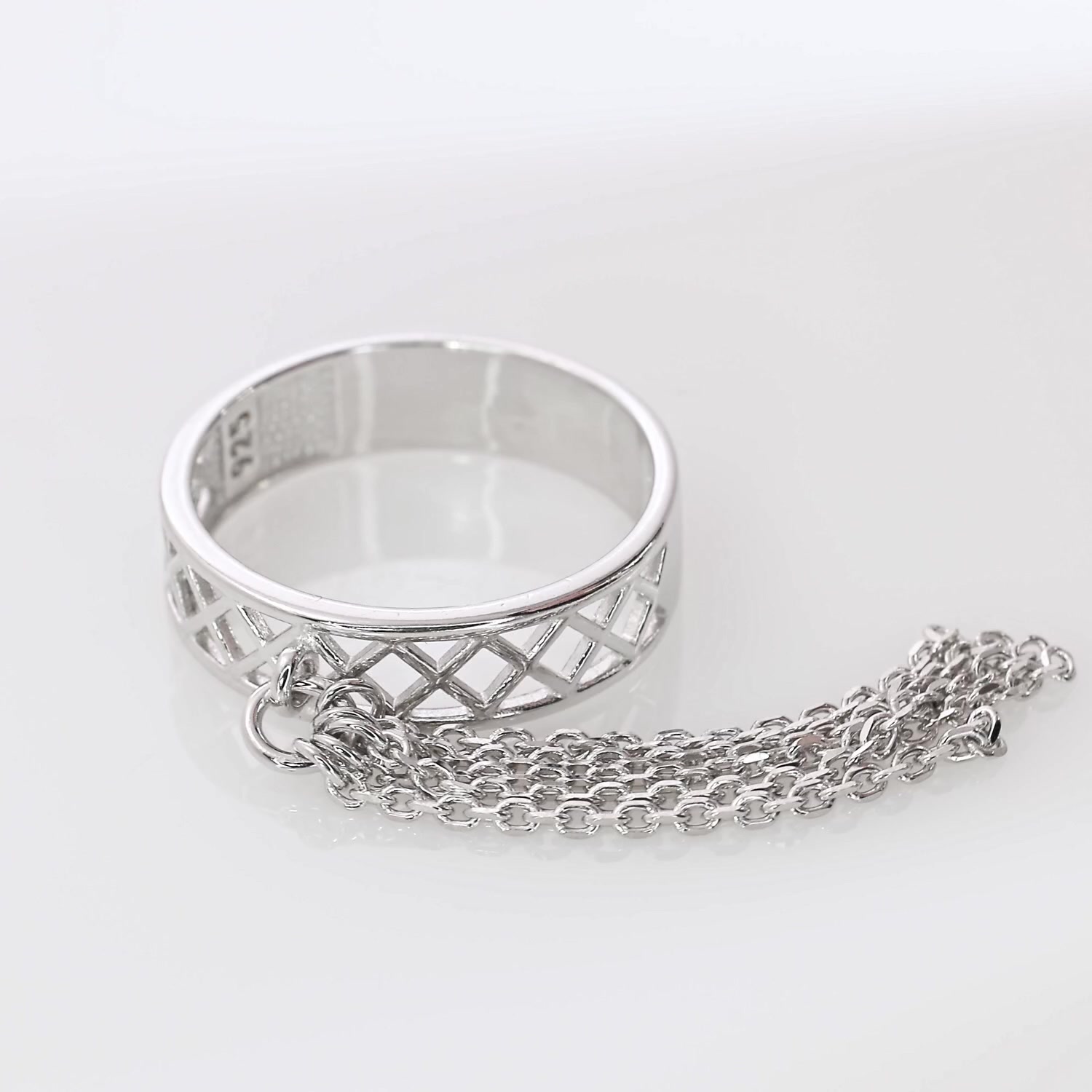 Серебряное кольцо