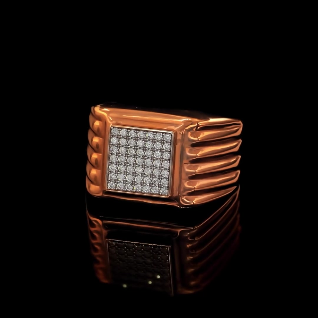 Золотая печатка с фианитами