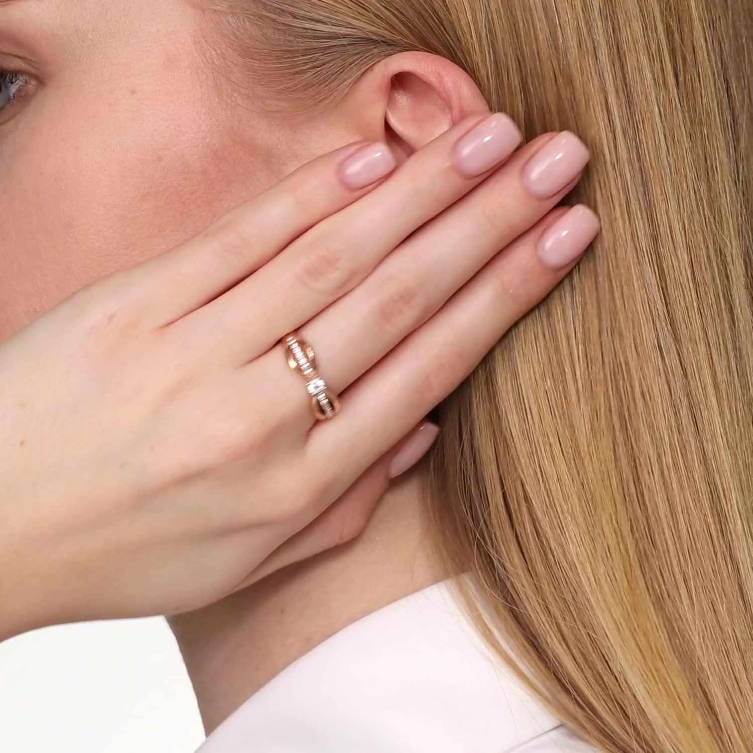 Золотое кольцо с фианитами